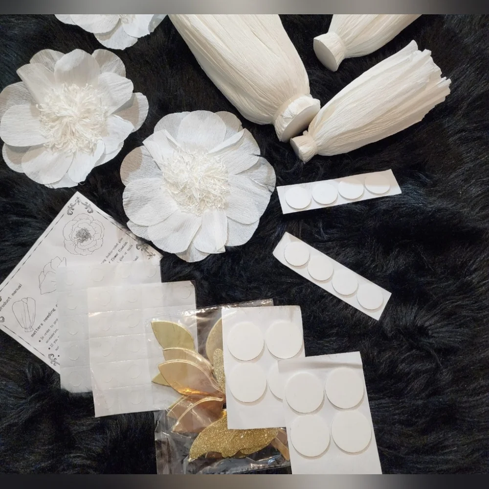 NEW White Paper Flower Decorations for Wall Party/Backdrop/Weddings/Birthday